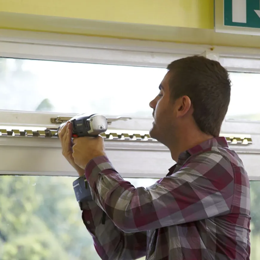 Free Flowing Transparent Curtains