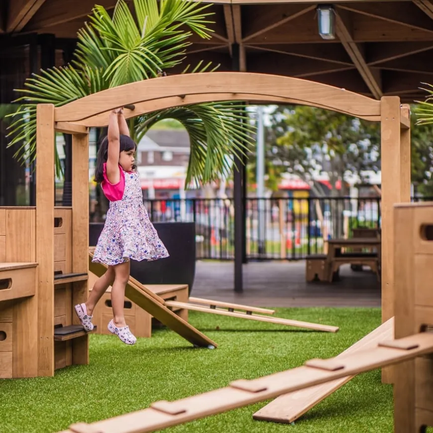 Outdorable Overhead Branch Monkey Bars and Climbers Set