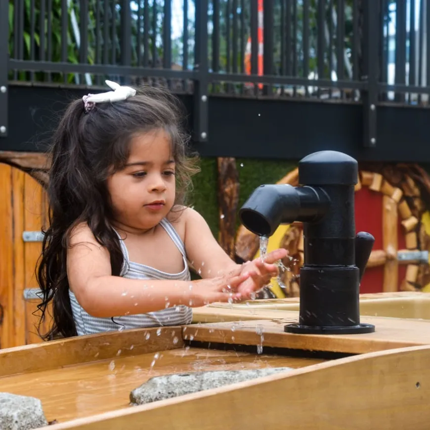 Outdorable Riverbed Water Pump & Tray 2 Piece Set