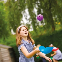Plastic Playground Scoopers with Ball 6pk