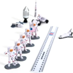 Small World Lunar Space Characters 11pcs