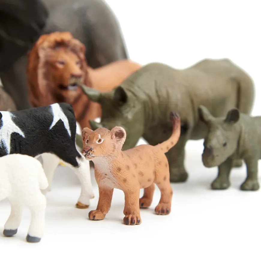 Small World Wild & Farm Animals & Young Set 16pcs